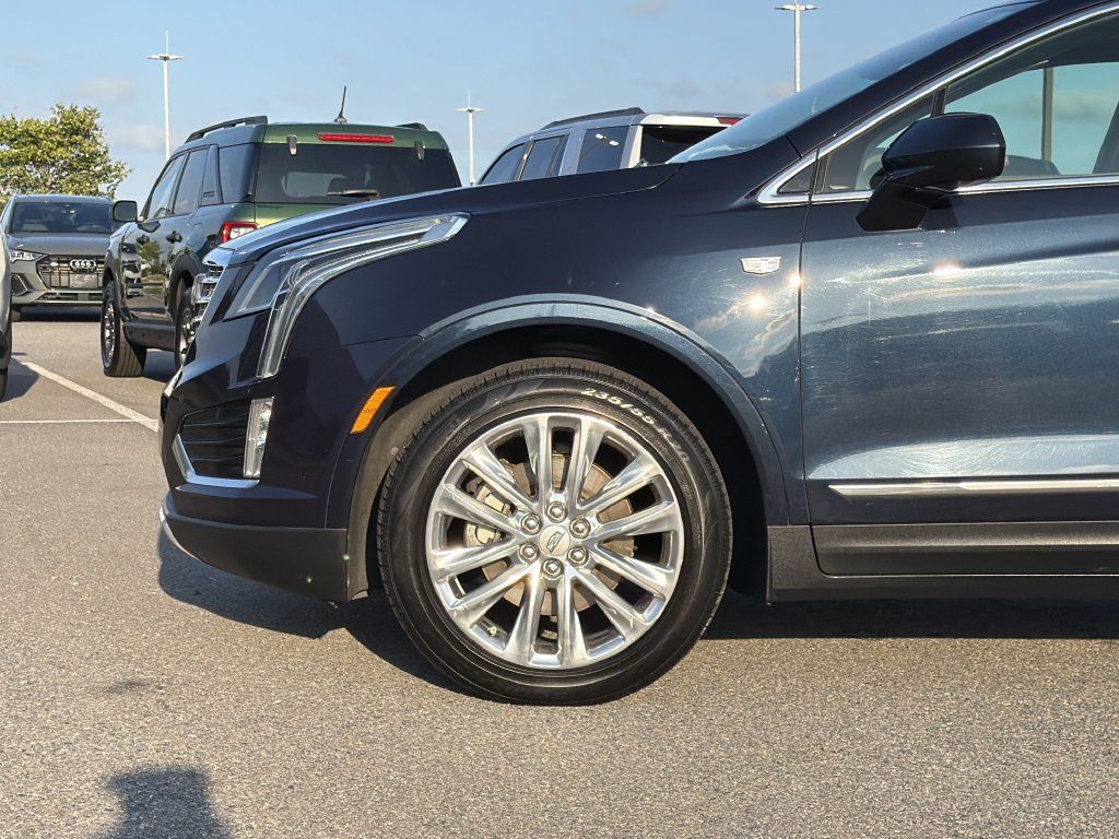 Used 2017 Cadillac XT5 Platinum AWD/4WD image 9