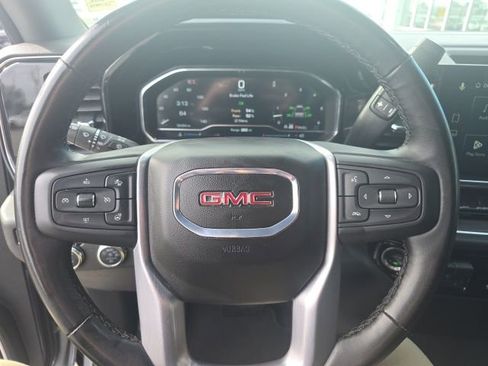 Used 2025 GMC Sierra 1500 SLT AWD/4WD image 19