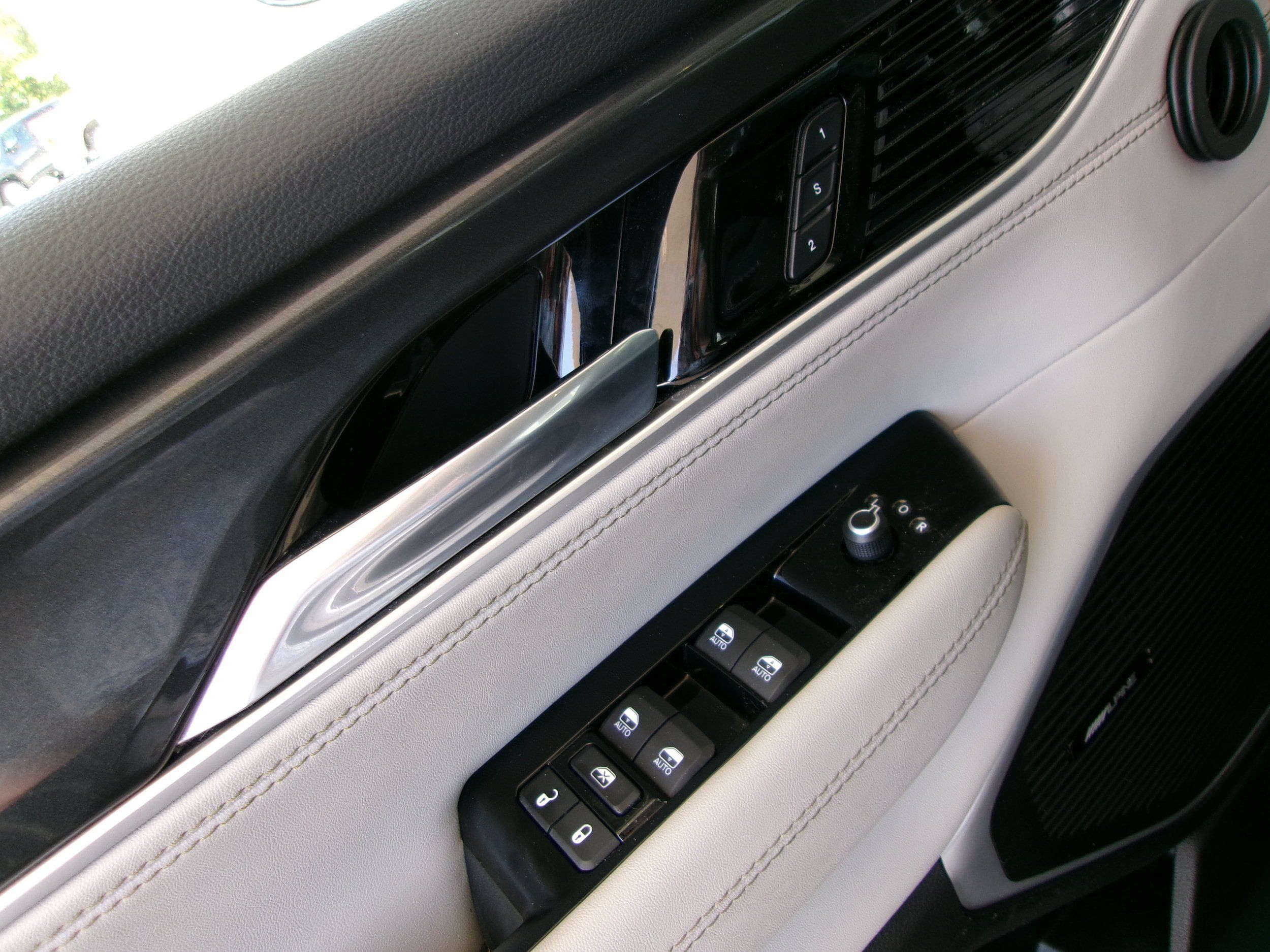 Used 2022 Jeep Wagoneer Series I w/ Convenience Group I AWD/4WD image 8