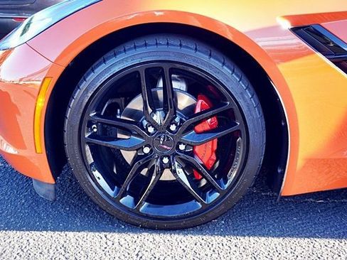 Used 2019 Chevrolet Corvette Stingray Coupe w/ 1LT RWD image 13