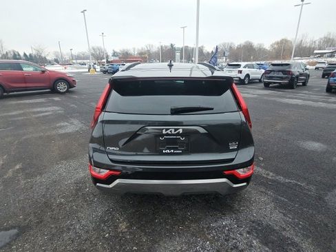 Certified 2024 Kia Niro EX Touring image 7