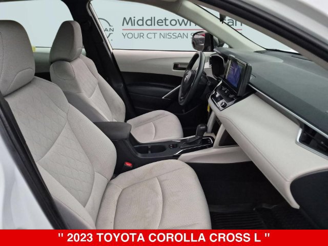 Used 2023 Toyota Corolla Cross L AWD/4WD image 37