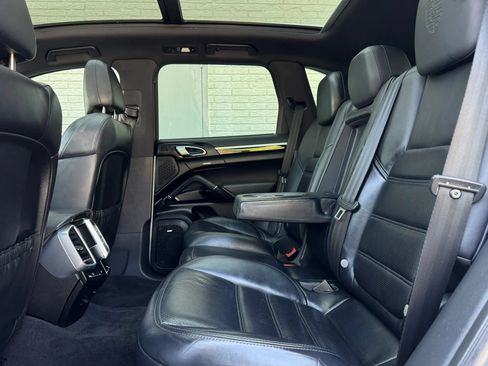 Used 2016 Porsche Cayenne S AWD/4WD image 21