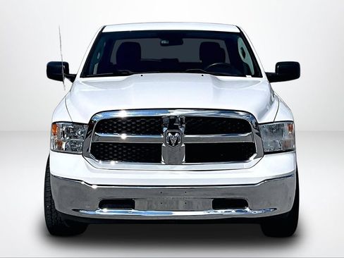 Used 2022 RAM 1500 Classic SLT AWD/4WD image 4