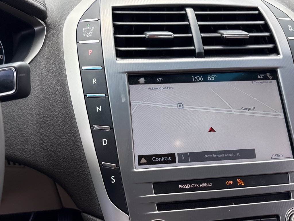 Used 2017 Lincoln MKZ Reserve FWD image 28