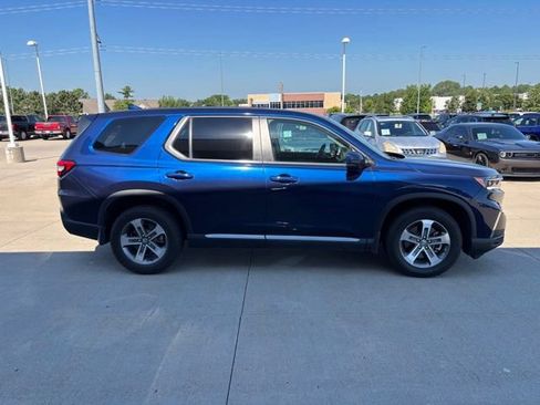 Used 2025 Honda Pilot EX-L image 4