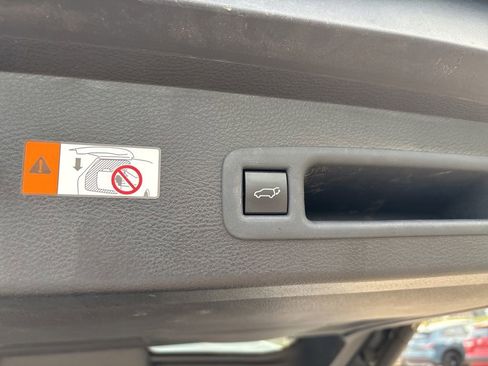 Used 2026 Toyota Sienna LE FWD image 23