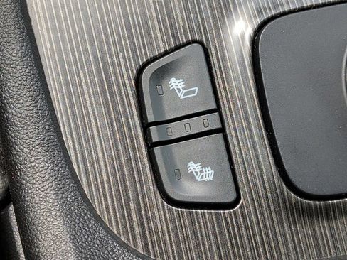 Used 2020 GMC Acadia SLT w/ LPO, Floor Liner Package AWD/4WD image 27