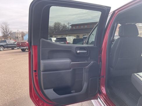 Used 2022 GMC Sierra 1500 AT4 w/ AT4 Preferred Package image 12