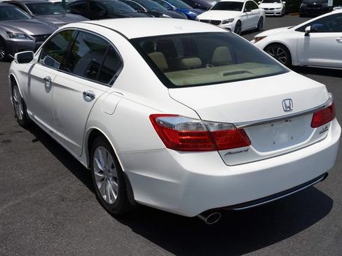 Used 2015 Honda Accord Touring image 8