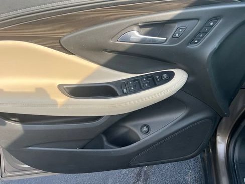 Used 2019 Buick Envision Essence FWD image 26