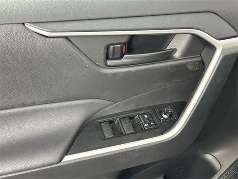 Used 2025 Toyota RAV4 LE image 22