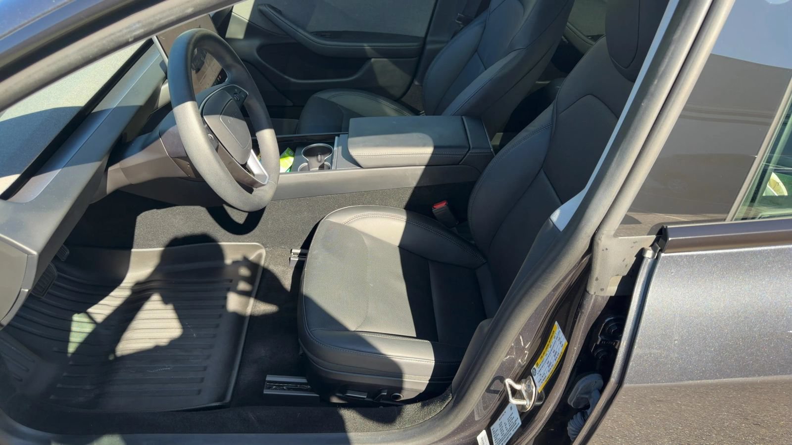 Used 2024 Tesla Model 3 Standard Range RWD image 3