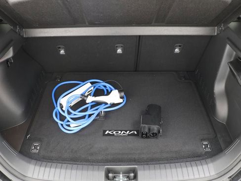 Used 2023 Hyundai Kona SE image 27