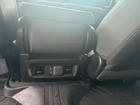 Used 2023 Chevrolet Silverado 1500 RST AWD/4WD image 41