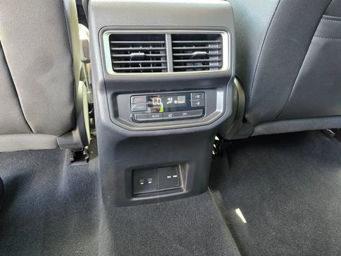Certified 2026 Volkswagen Atlas SE w/ Panoramic Sunroof Package FWD image 16