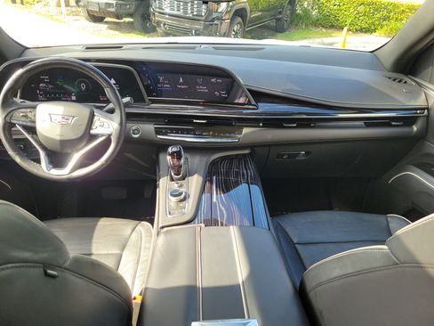 Used 2021 Cadillac Escalade Sport w/ Driver Assist Tech Package image 19