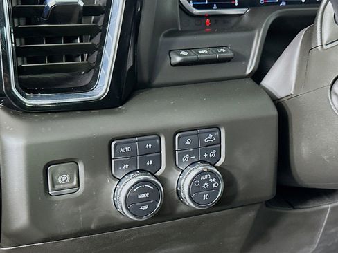 Used 2024 GMC Sierra 1500 Denali image 11