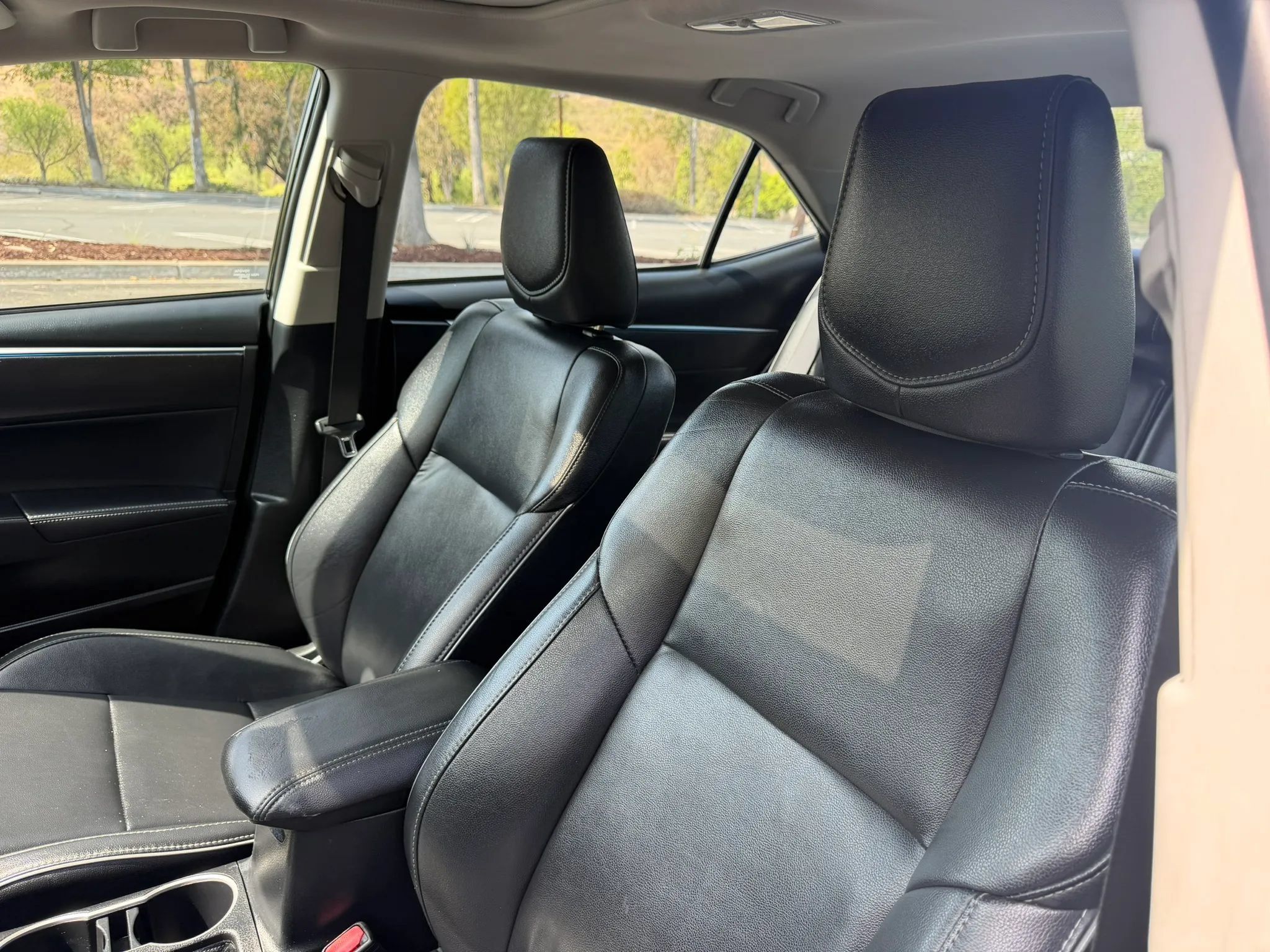 Used 2016 Toyota Corolla S Premium FWD image 11