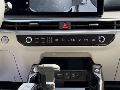 New 2026 Kia Sorento SX AWD/4WD image 23