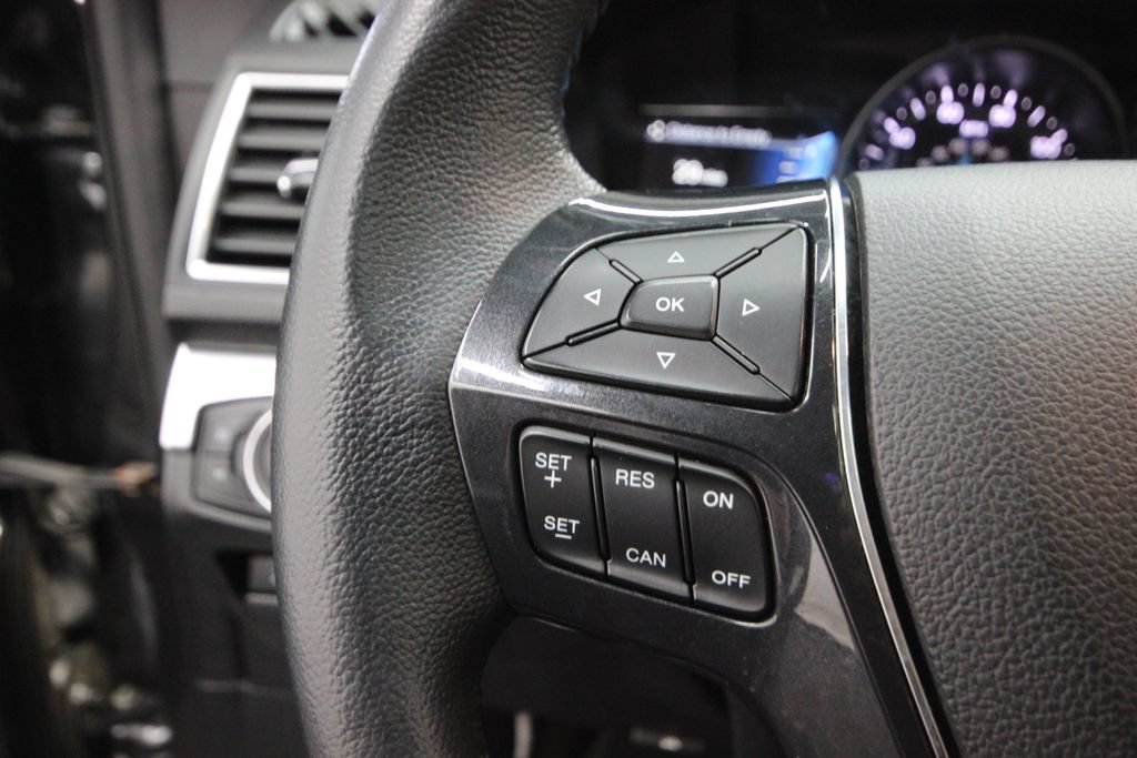 Used 2018 Ford Explorer Limited FWD image 19