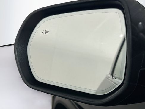Used 2025 Buick Enclave Preferred FWD image 16