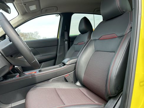 Used 2025 Nissan Kicks SR image 10