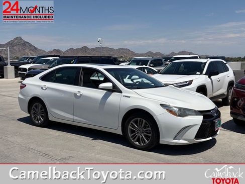 Used 2016 Toyota Camry SE w/ Moonroof Package FWD image 1