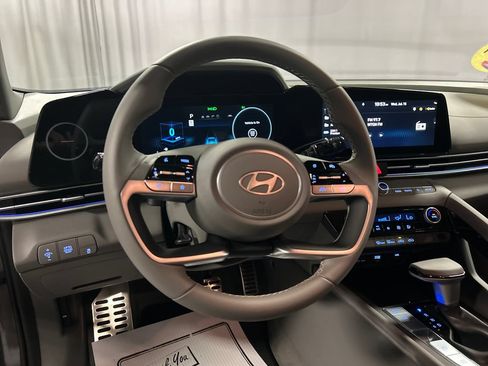 New 2026 Hyundai Elantra SEL FWD image 13