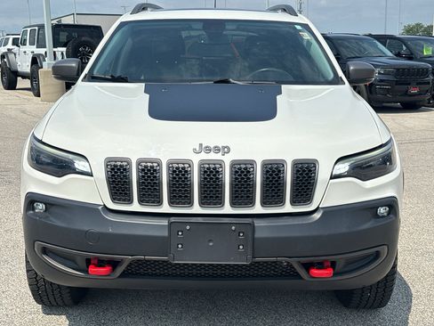 Used 2019 Jeep Cherokee Trailhawk AWD/4WD image 3