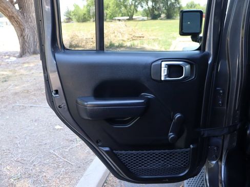 Used 2018 Jeep Wrangler Unlimited Sport AWD/4WD image 24