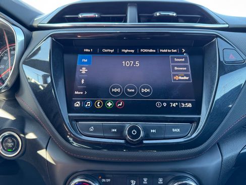 Used 2021 Chevrolet TrailBlazer RS w/ Technology Package image 21