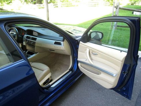 Used 2011 BMW 335i Sedan RWD image 23