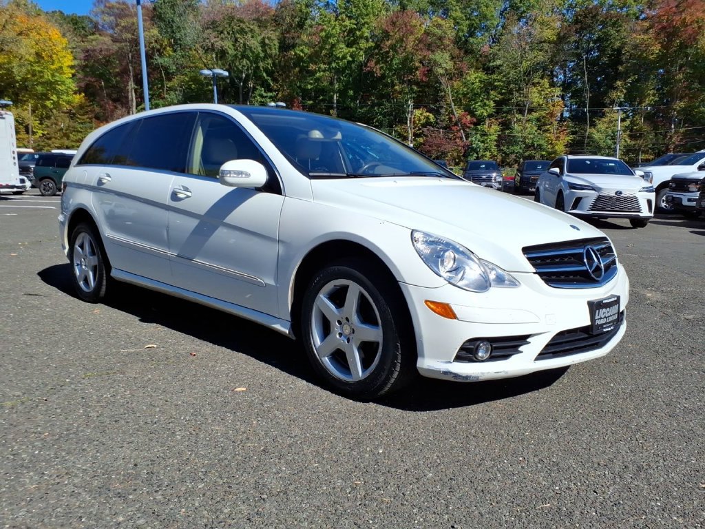 Used 2010 Mercedes-Benz R 350 4MATIC image 1