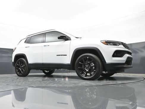 New 2026 Jeep Compass Latitude image 44
