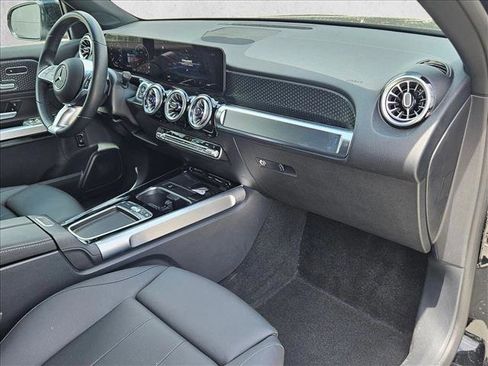 Certified 2025 Mercedes-Benz GLB 250 image 21