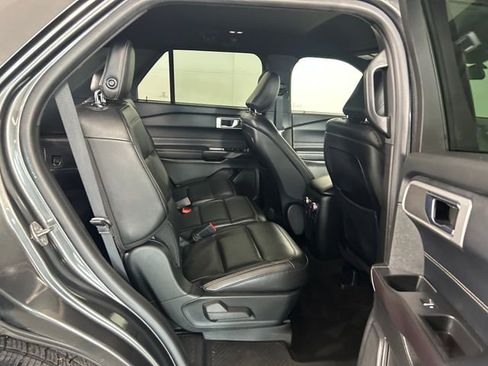 Used 2020 Ford Explorer XLT w/ Equipment Group 202A image 29