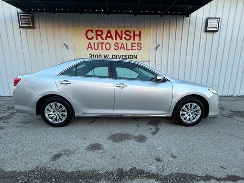 Used 2014 Toyota Camry LE image 5
