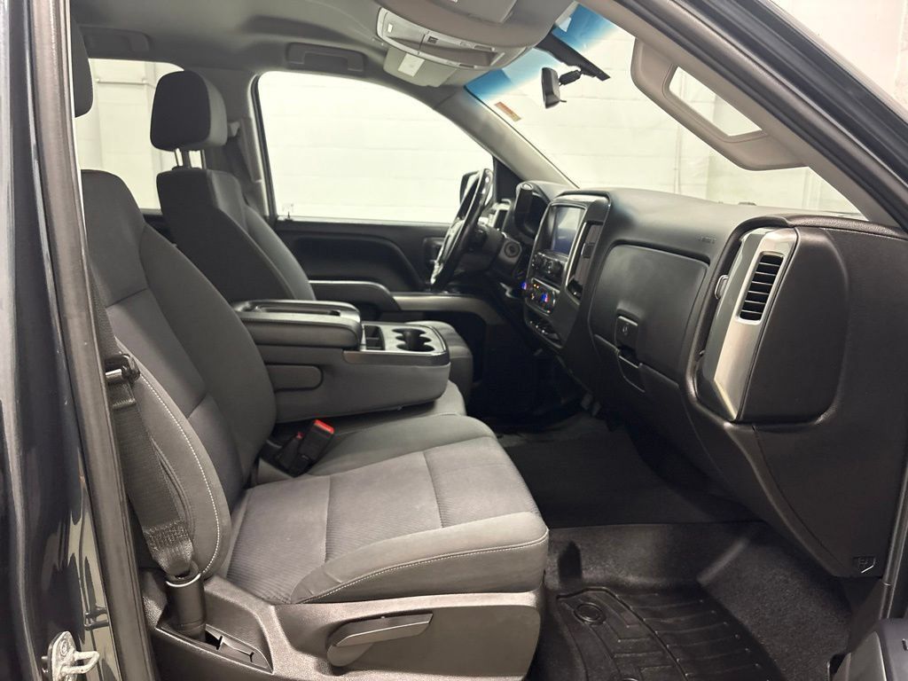 Used 2019 Chevrolet Silverado 1500 LT w/ All Star Edition AWD/4WD image 35