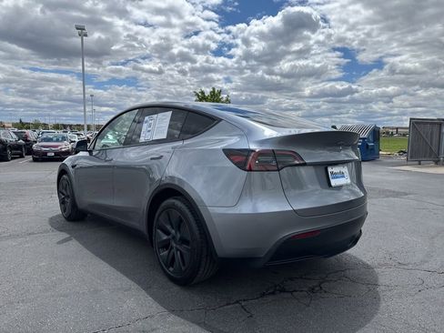 Used 2025 Tesla Model Y Long Range RWD image 5