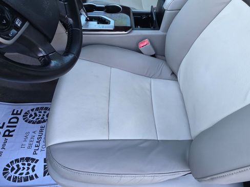 Used 2014 Toyota Camry XLE w/ Leather Package image 20