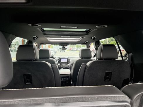 Used 2023 Chevrolet Traverse Premier w/ LPO, Floor Liner Package FWD image 33