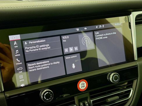 New 2026 Porsche Macan image 18