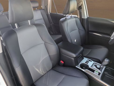 Used 2020 Toyota 4Runner SR5 Premium image 32