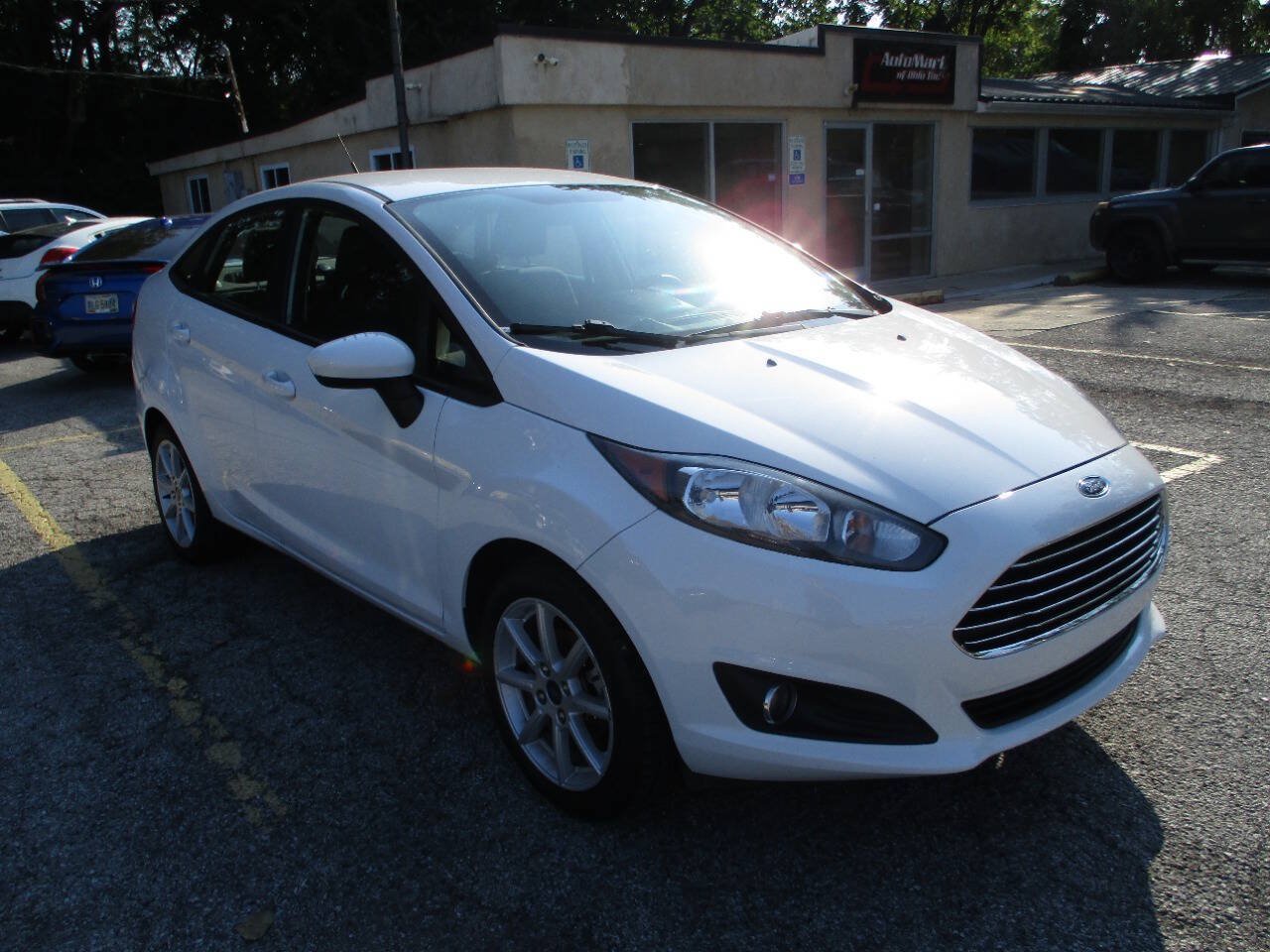 Used 2018 Ford Fiesta SE w/ Equipment Group 201A FWD image 4