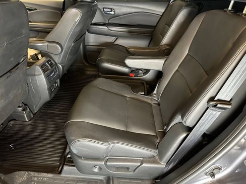 Used 2021 Honda Pilot Touring image 21