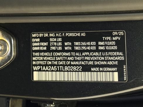 Certified 2026 Porsche Macan AWD/4WD image 27