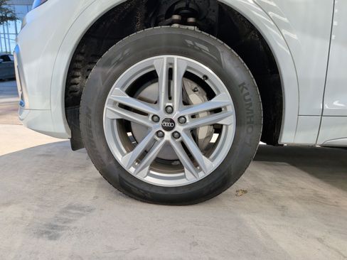 Used 2024 Audi Q5 e Premium Plus w/ Premium Plus Package image 13