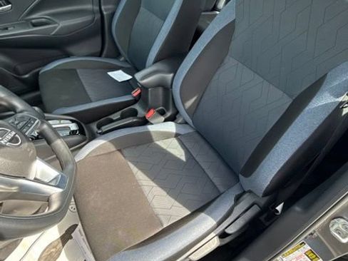 Used 2025 Nissan Versa SV FWD image 16
