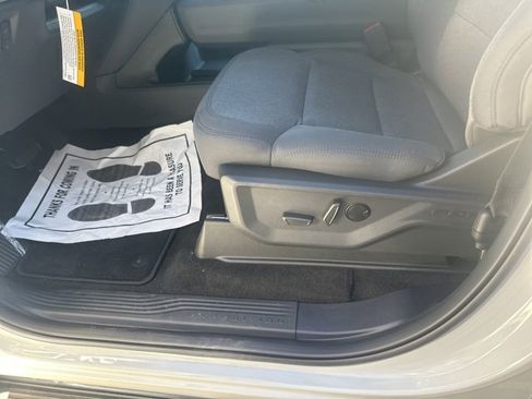 New 2025 Ford Expedition Active image 17